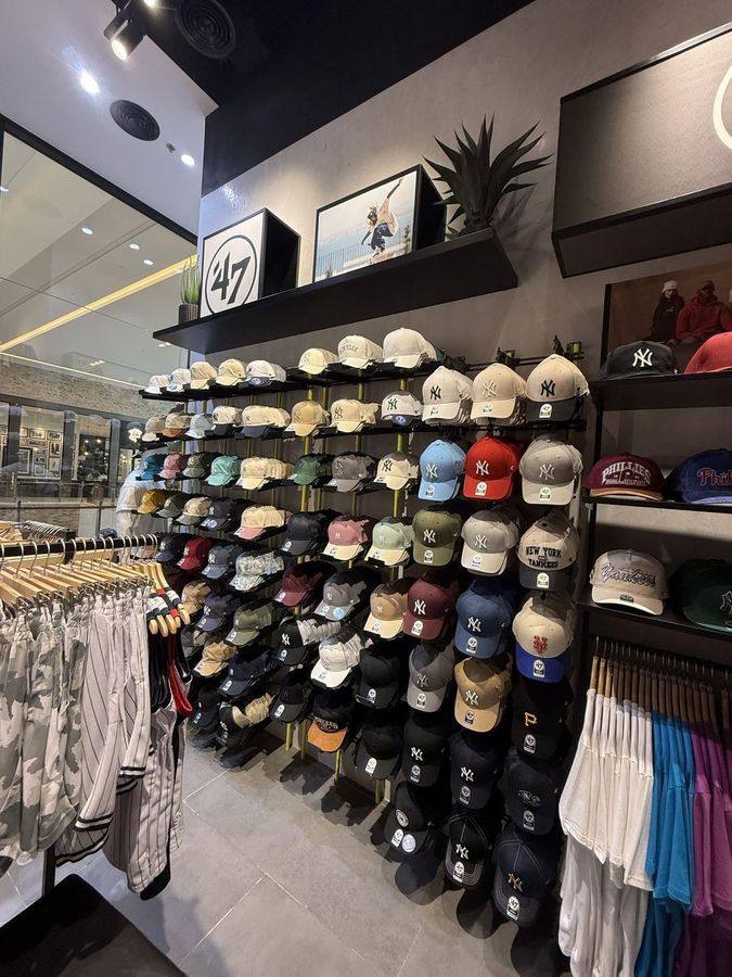 47 Cap Wall