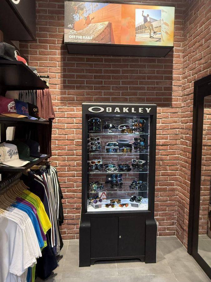 Oakley Display