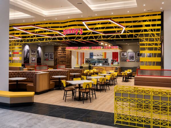 Denny's — Storefront
