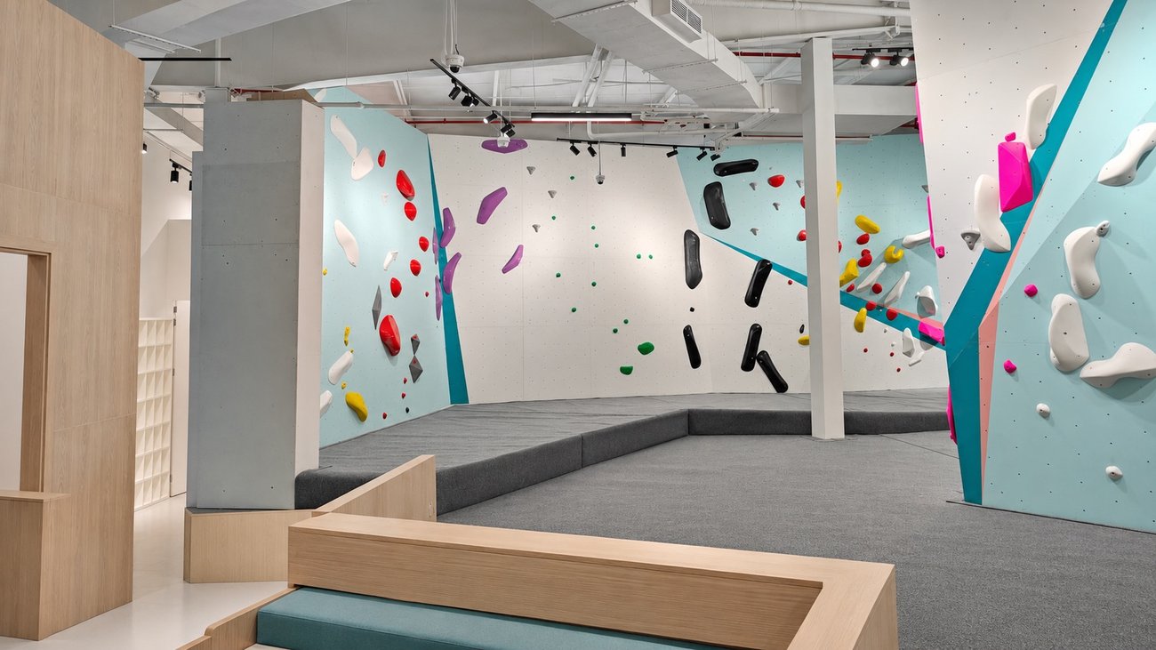 Go Climb Sports Bouldering Arena, Wide View, Columns, Junction Mall