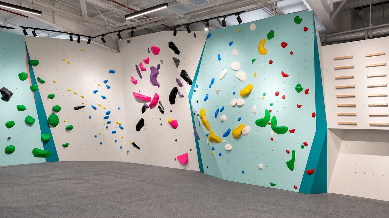 Go Climb Sports Green & Teal Bouldering Wall, Panorama, Wide, Junction Mall