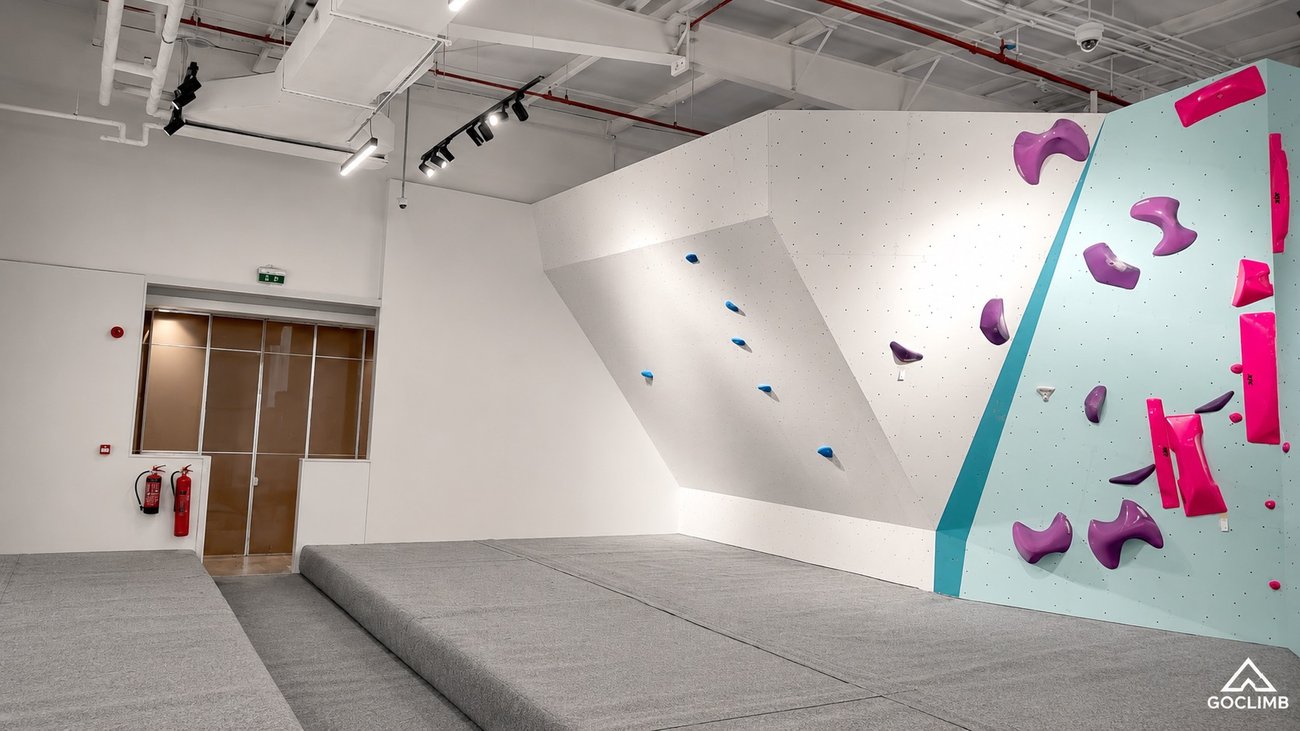Go Climb Sports Teal Bouldering Wall, Green & Yellow Holds, Junction Mall