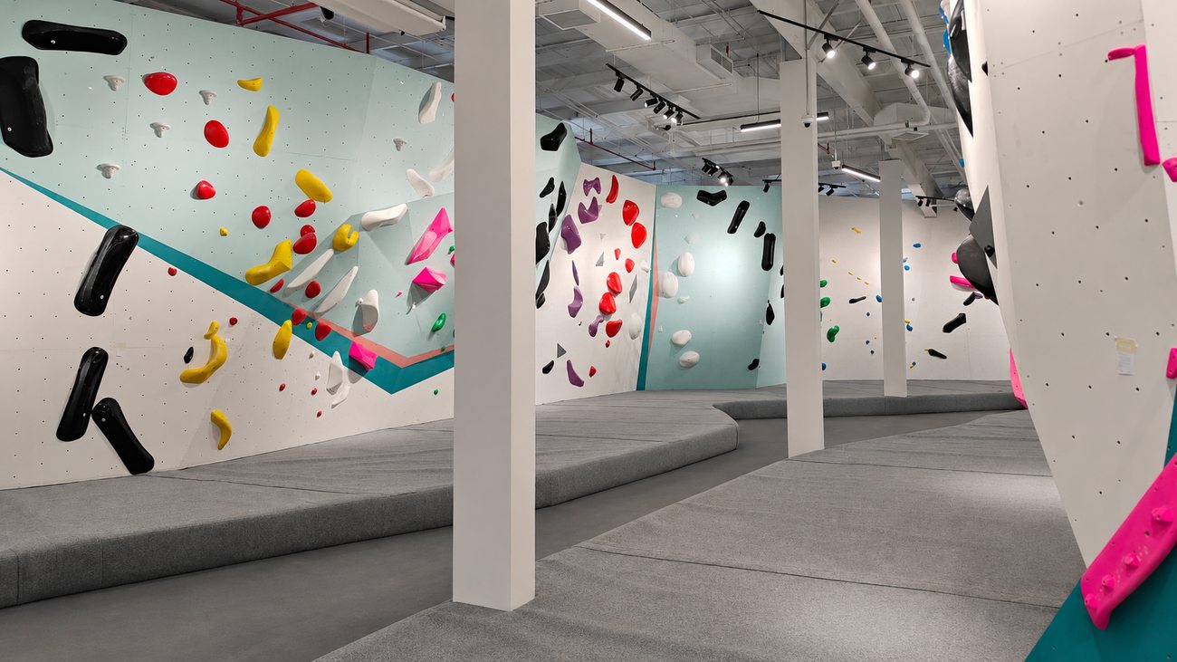 Go Climb Sports Yellow & Black Bouldering Wall Panorama, Junction Mall