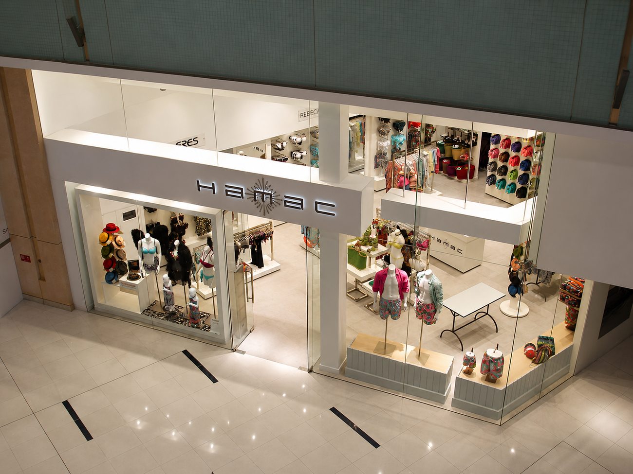 Hamac — Aerial View of Storefront & Interior Layout