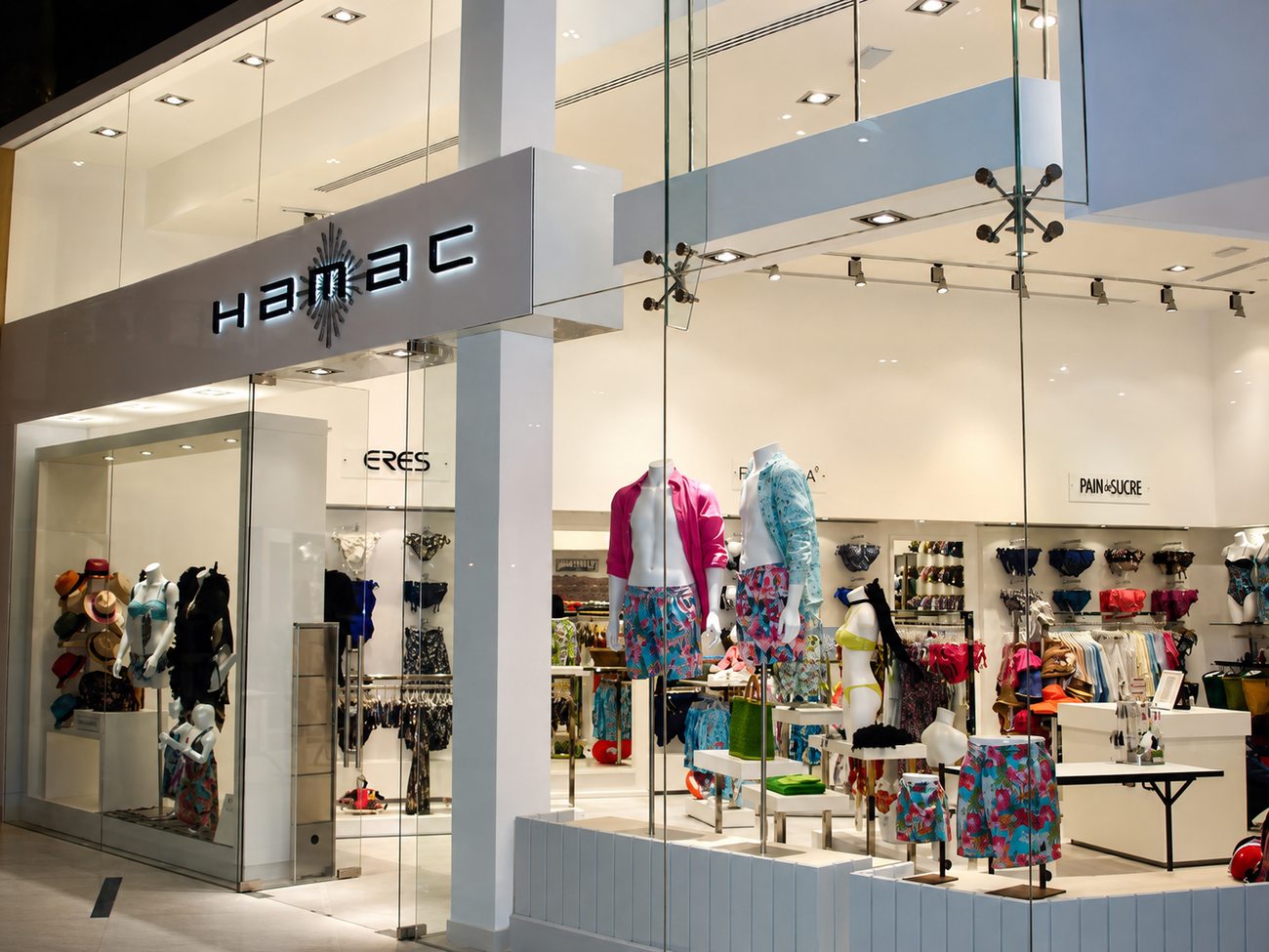 Hamac Storefront — Menswear Window Display