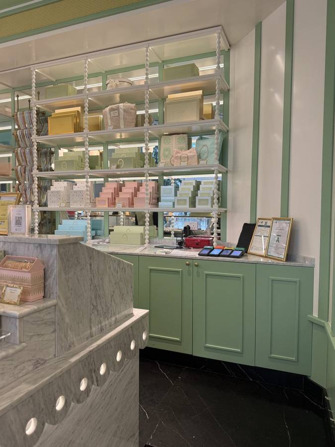 Ladur&eacute;e &mdash; Service Counter & POS, Dubai Hills Mall