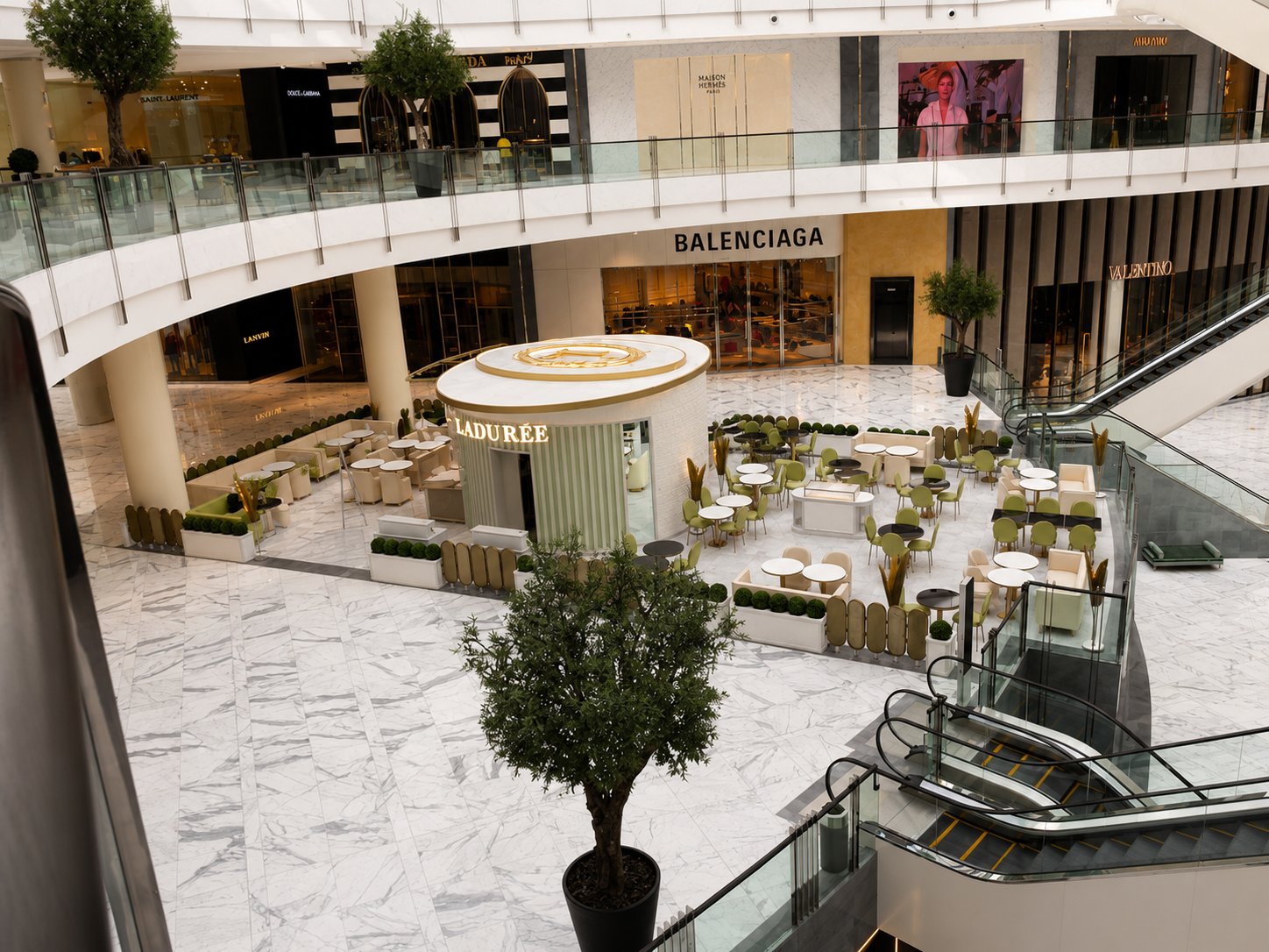 Ladurée Fashion Avenue, The Dubai Mall — Davies Group UAE shopfitting contractor