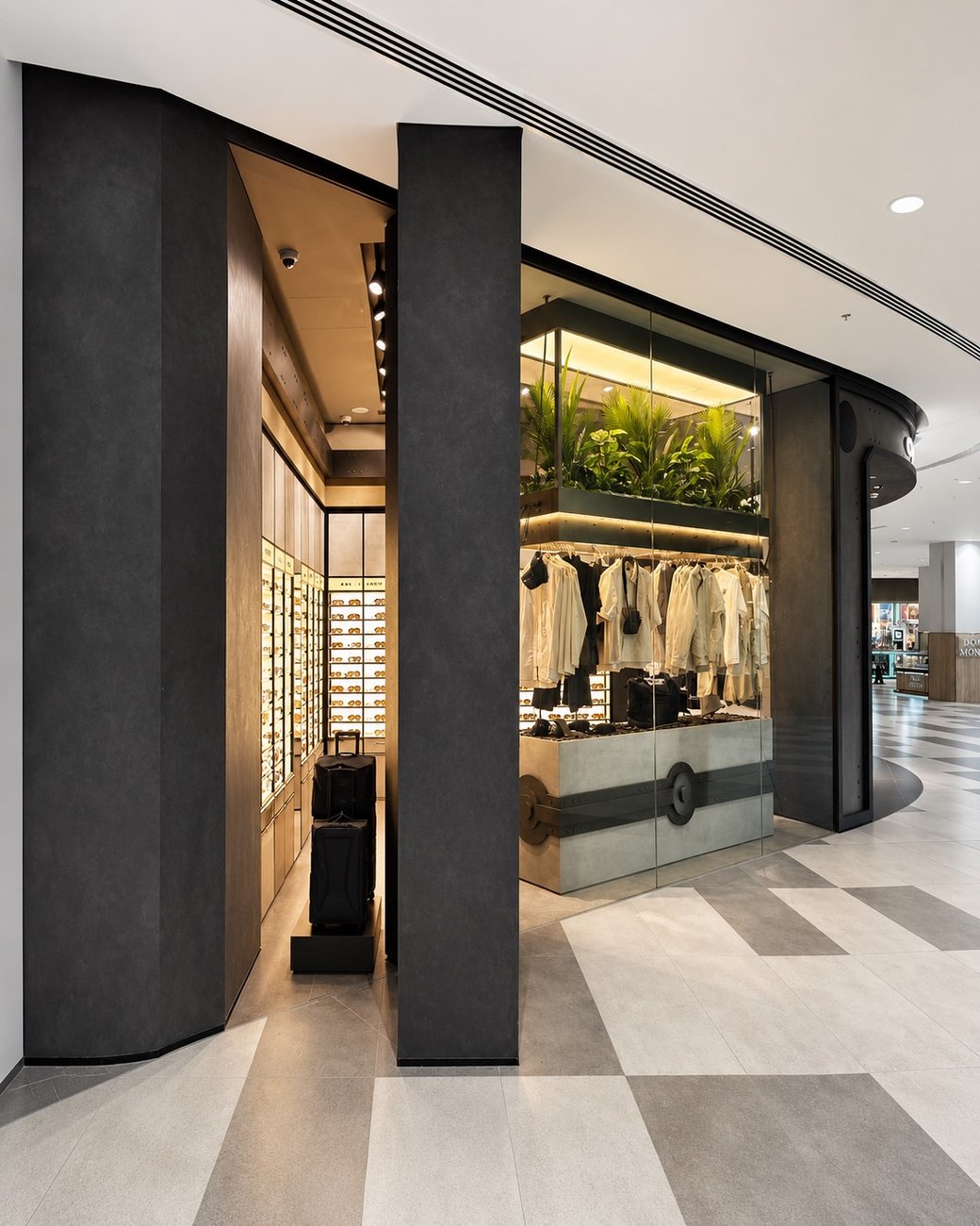 Oakley &mdash; Storefront Exterior, Corridor Mall View, Al Jimi Mall
