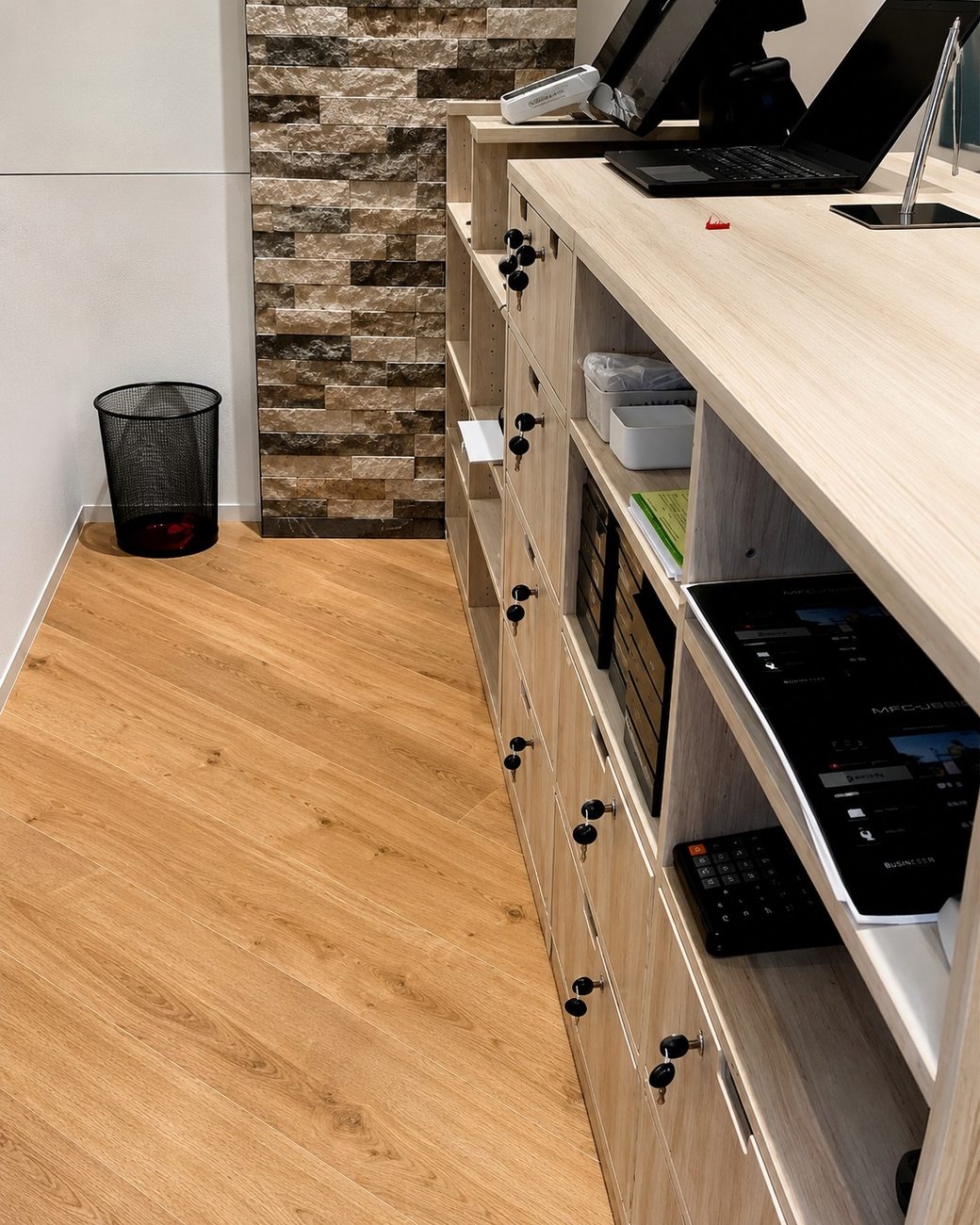 Owndays Back-of-House Locker Storage