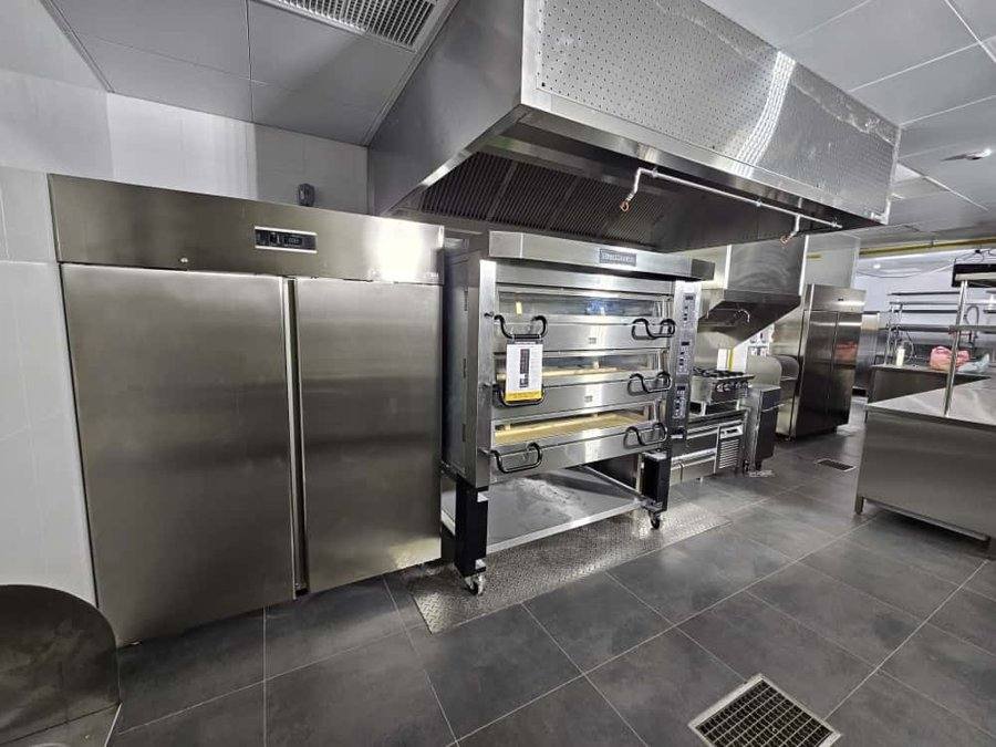 Pitfire Pizza show kitchen and pizza oven, Mirdif