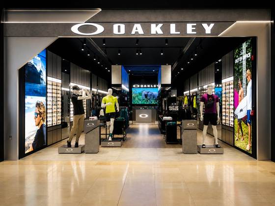 Oakley Storefront, Yas Mall, Abu Dhabi