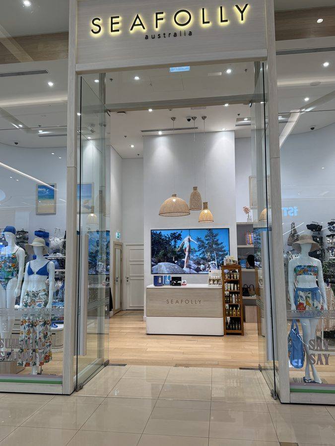 Seafolly Australia Dubai Marina Mall — Entrance and Video Wall