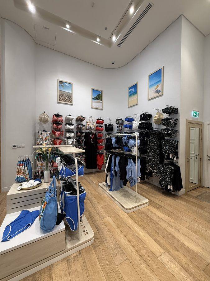 Seafolly Australia Dubai Marina Mall — Resortwear Display