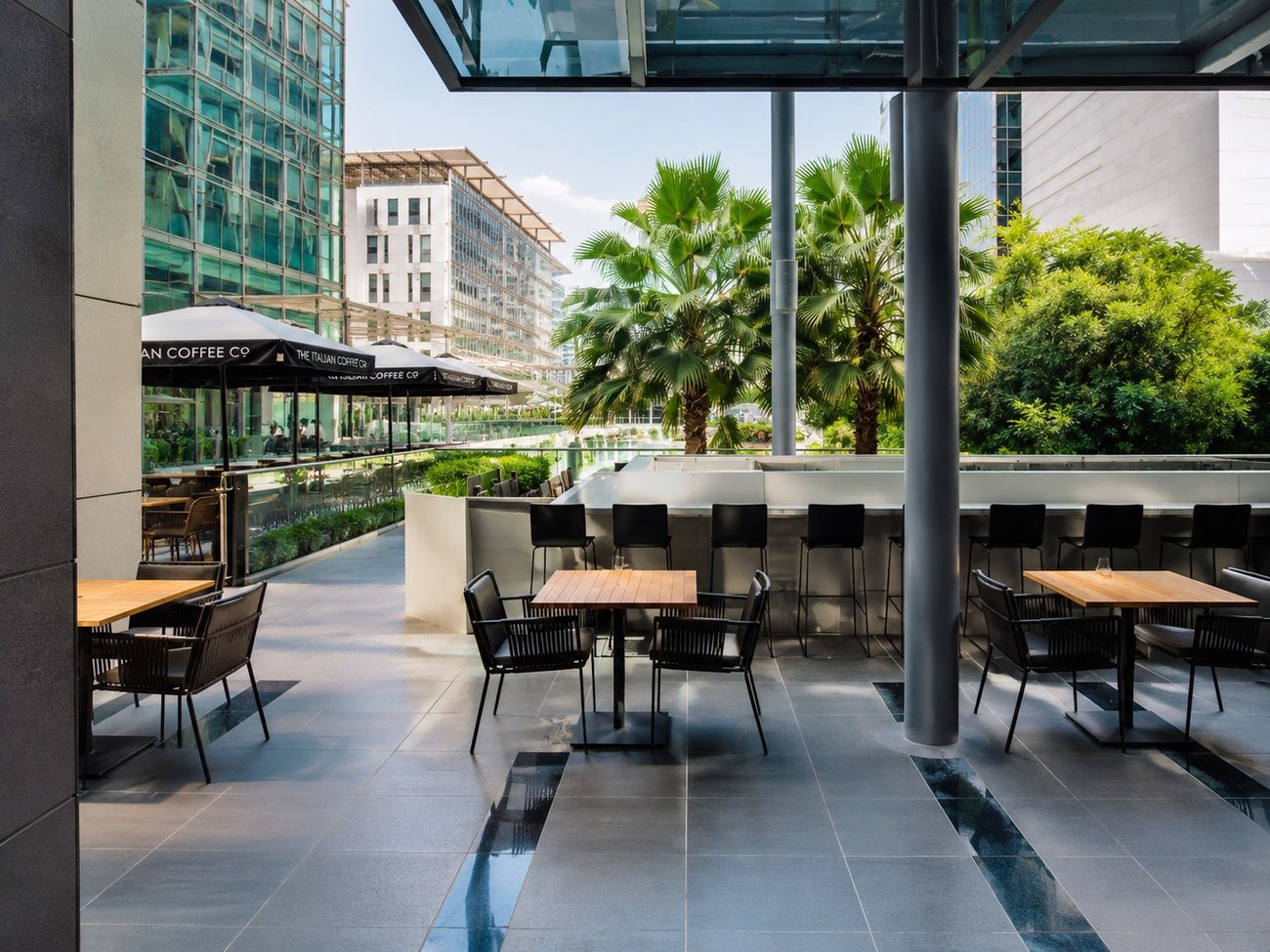 DIFC Terrace with Canal View and Palm Trees, Dubai