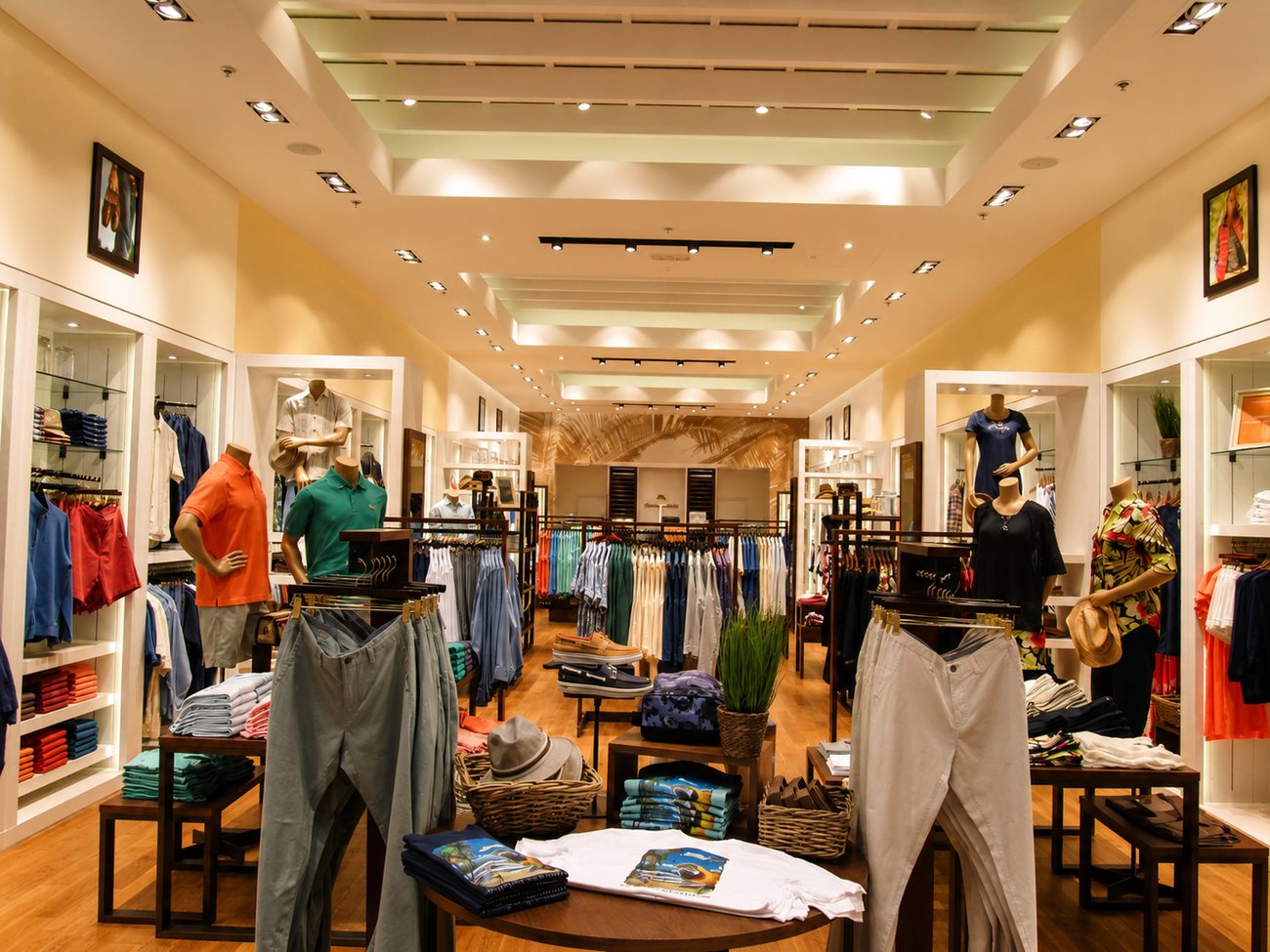 Tommy Bahama Menswear and Accessories Display, Mirdiff City Centre