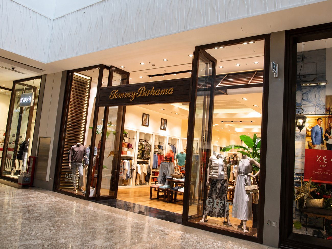 Tommy Bahama Storefront, Corner View, Mirdiff City Centre
