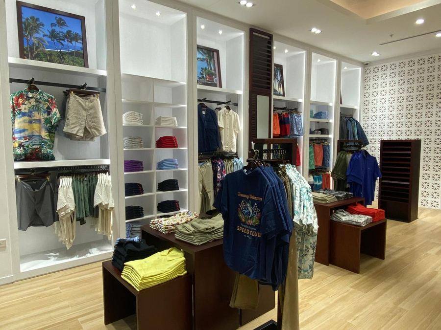 Tommy Bahama — Central Display Tables